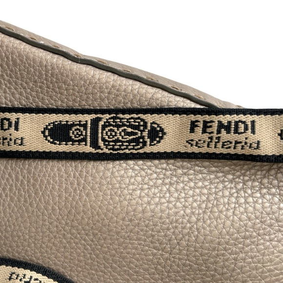 FENDI Vintage Selleria Grey/Silver Leather Crossbody Bag - Picture 4 of 15